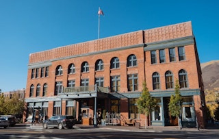 Hotel Jerome Entrance